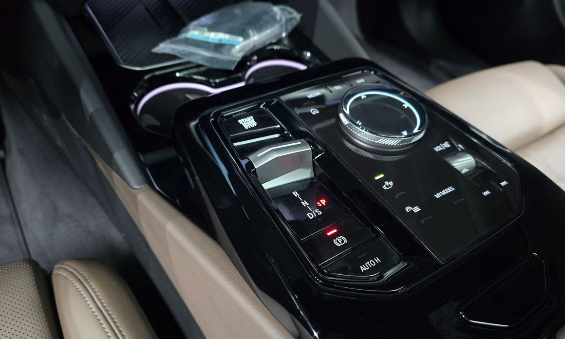 BMW 5-Series 2025