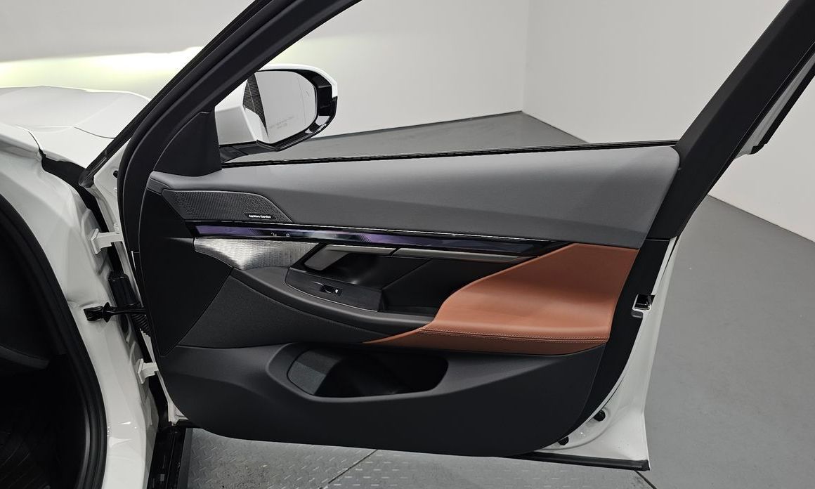 BMW 5-Series 2025