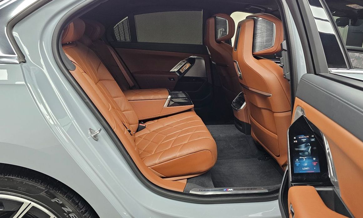 BMW 7-Series 2024