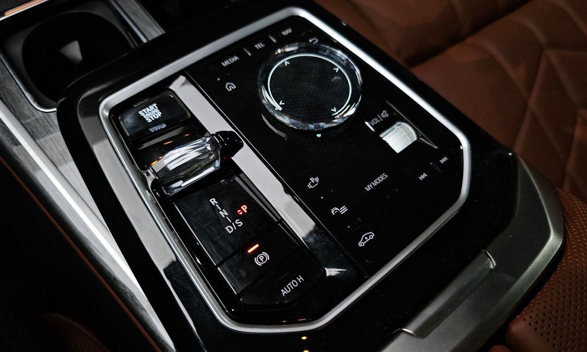 BMW 7-Series 2024