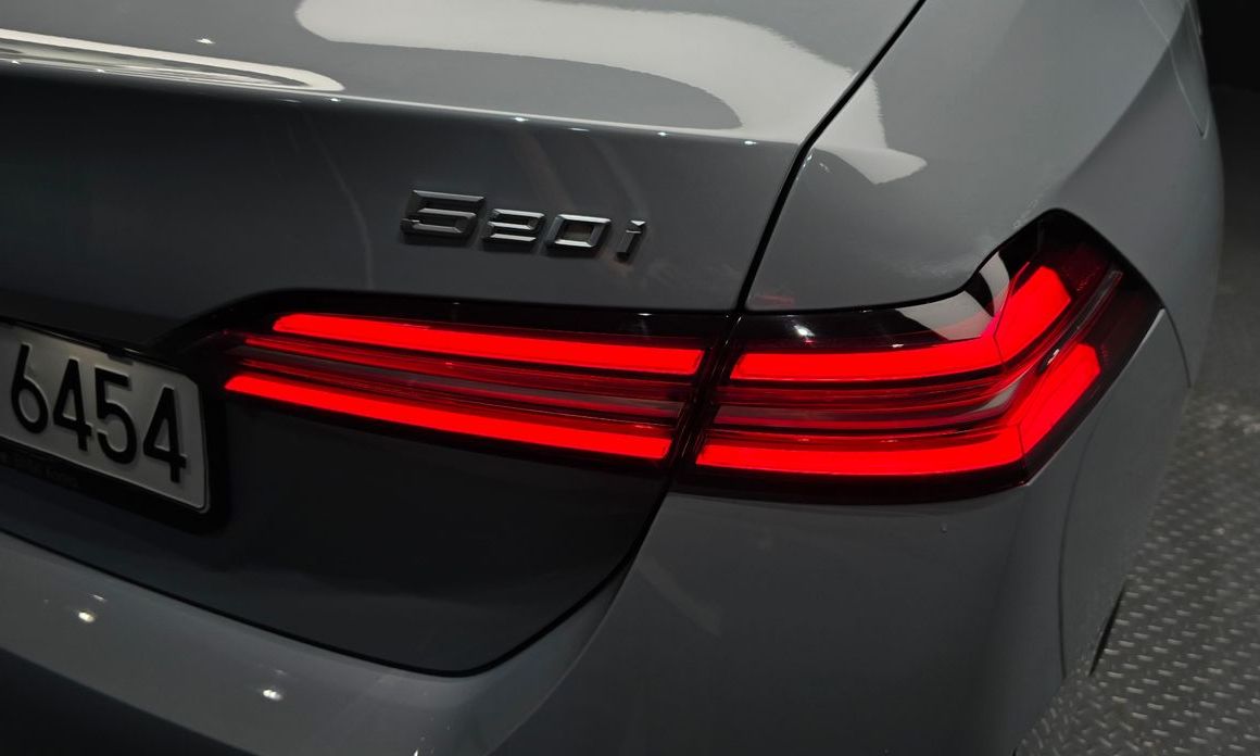 BMW 5-Series 2025