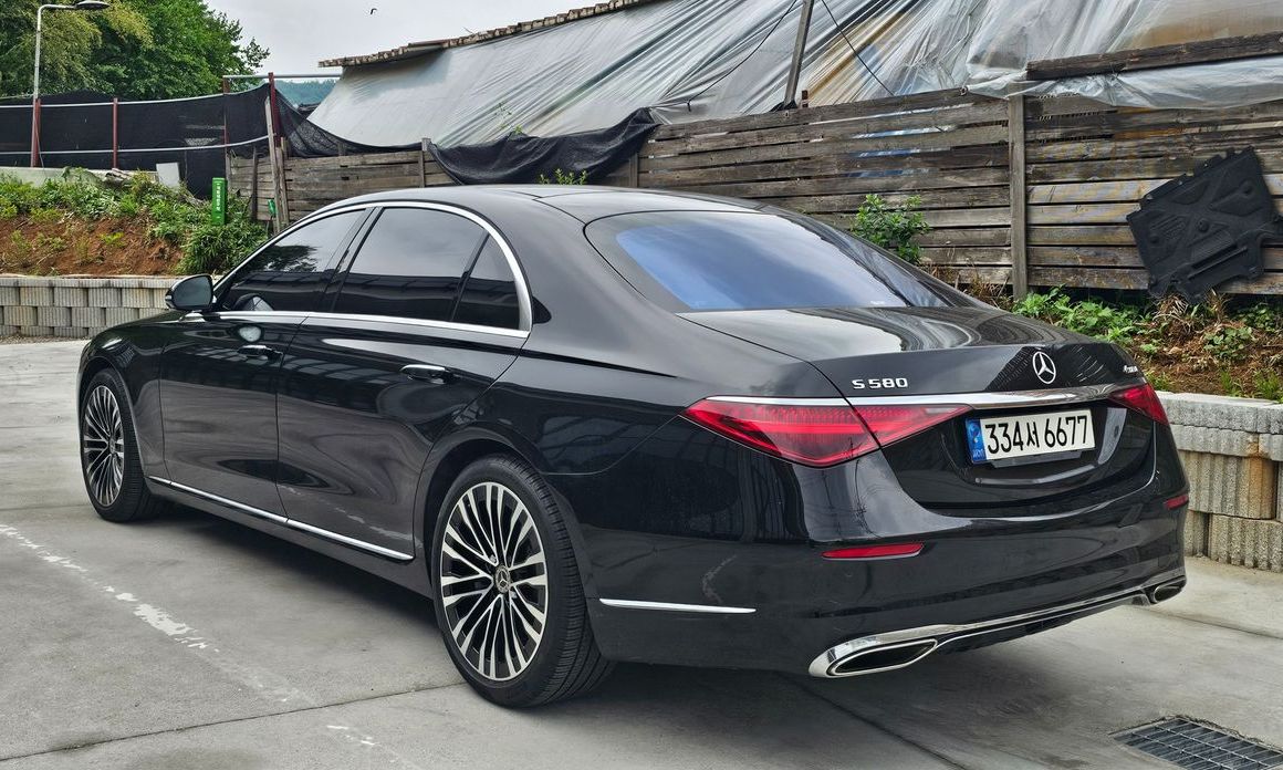 Mercedes-Benz S-Class 2021