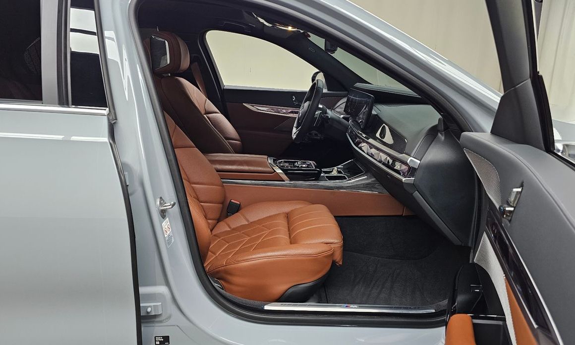BMW 7-Series 2024