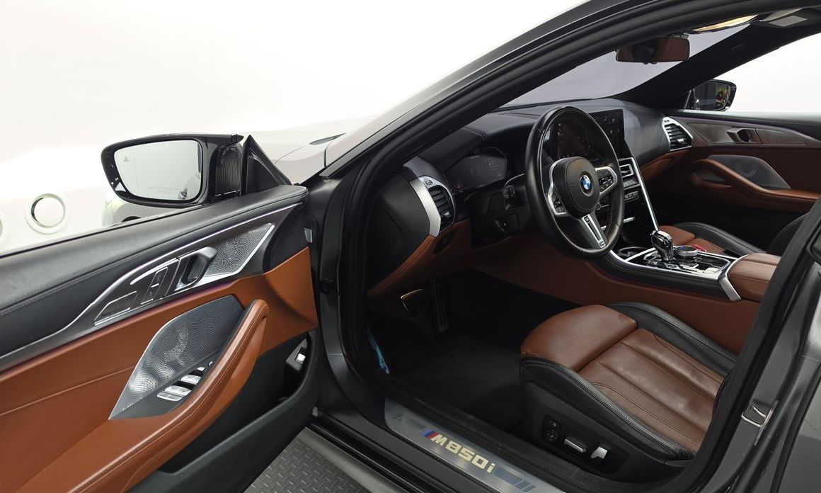 BMW 8-Series 2023