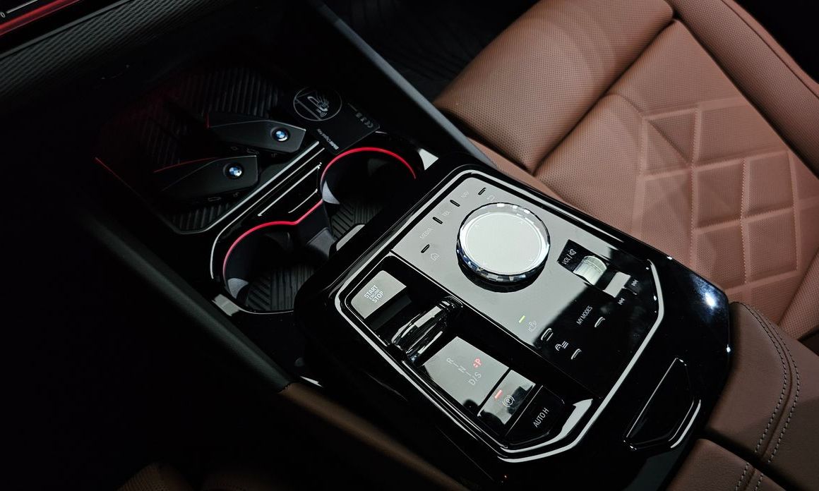BMW 5-Series 2025