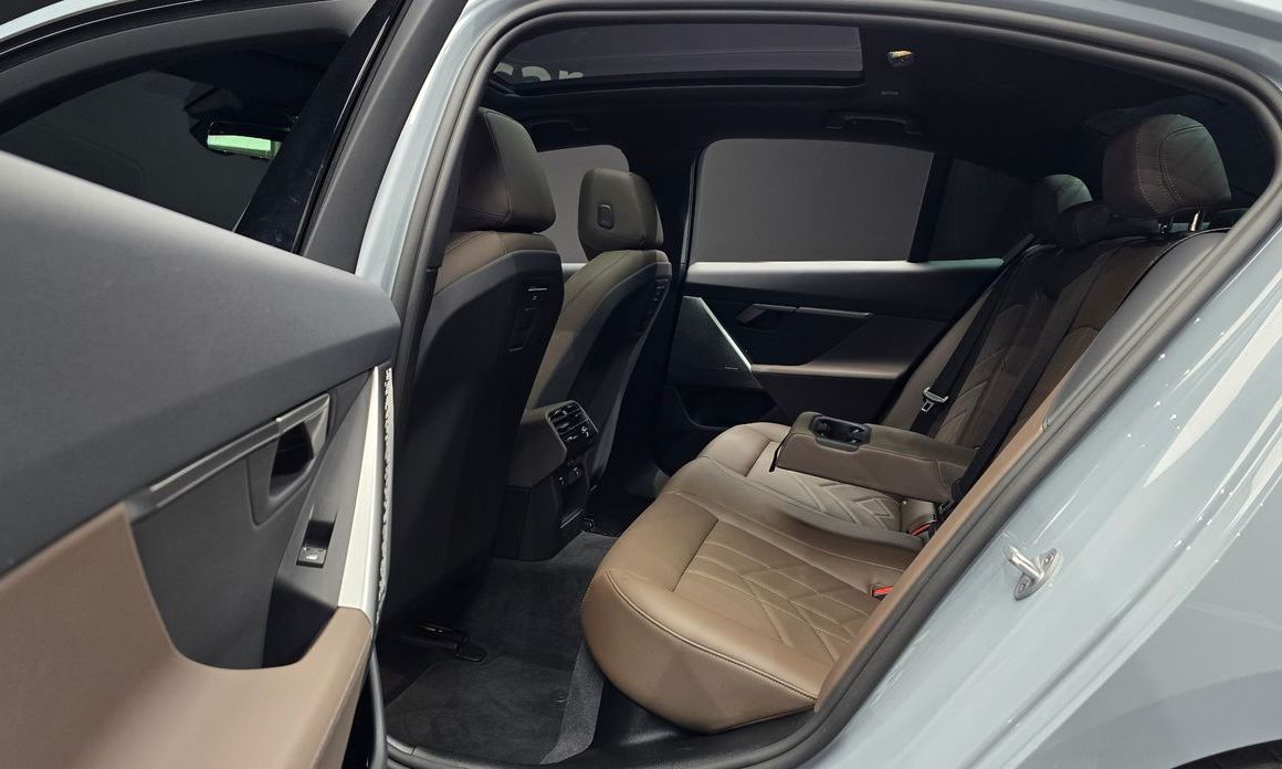 BMW 5-Series 2025