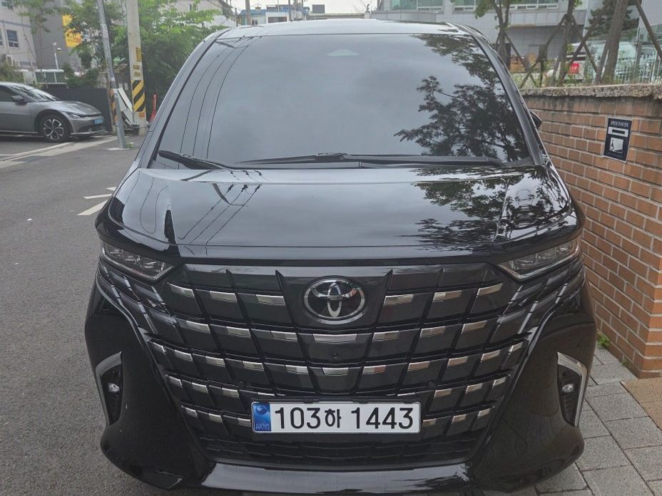 Toyota Alphard 2025