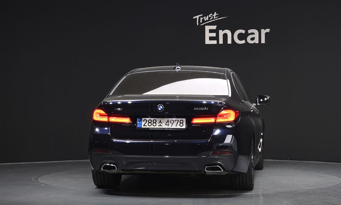 BMW 5-Series 2023