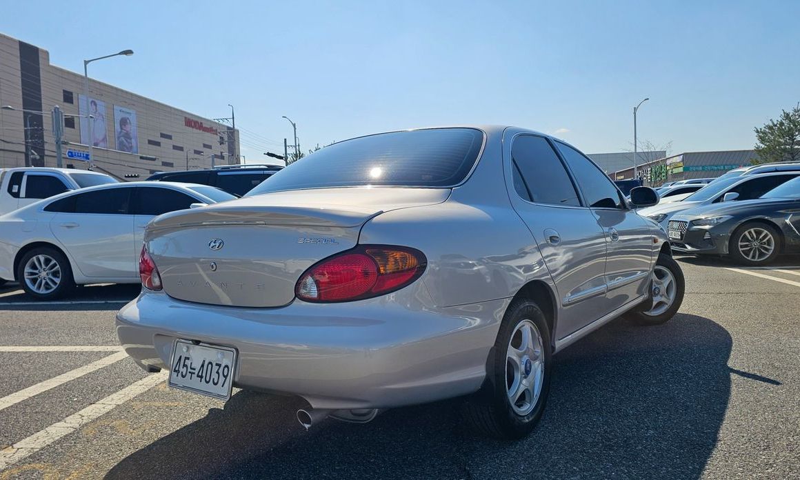 Hyundai AVANTE 2000