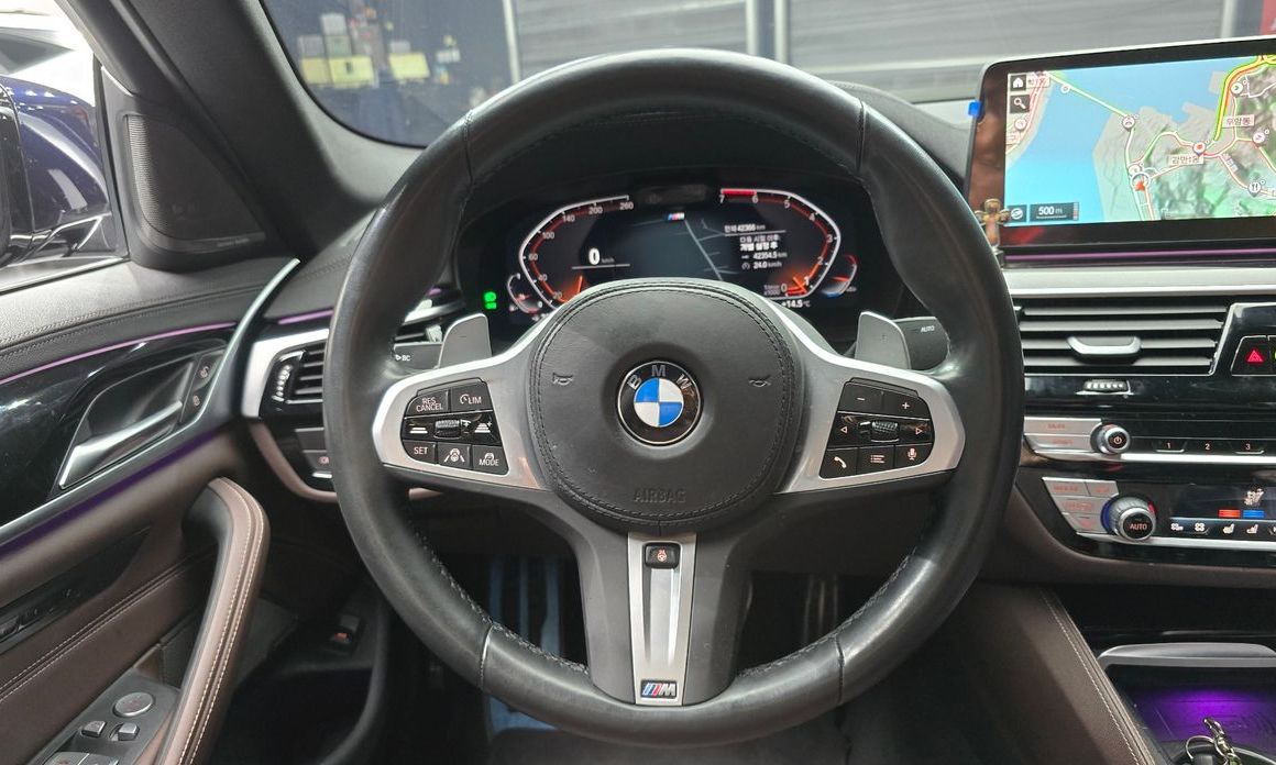 BMW 5-Series 2023