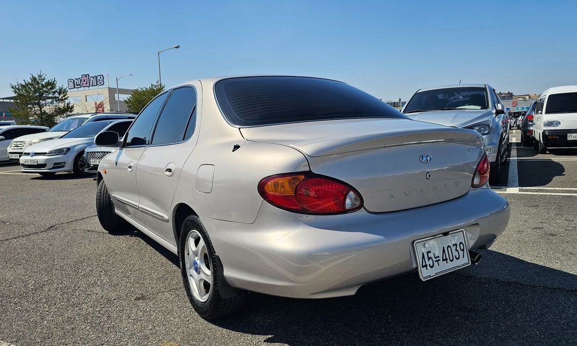 Hyundai AVANTE 2000