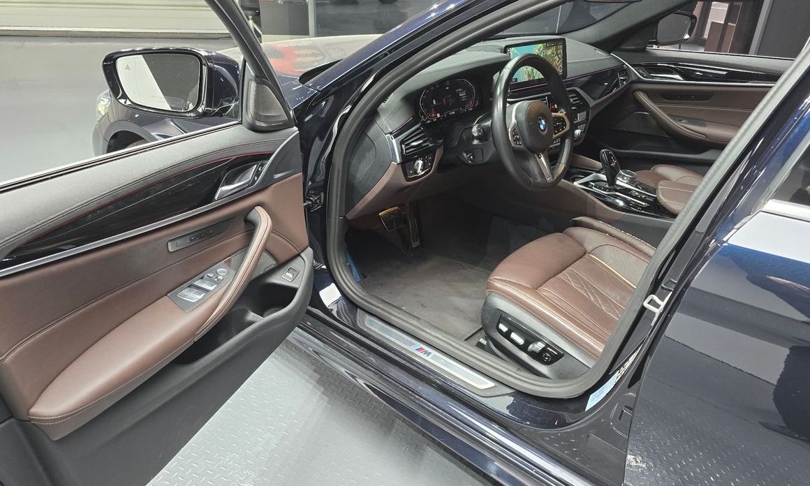 BMW 5-Series 2023