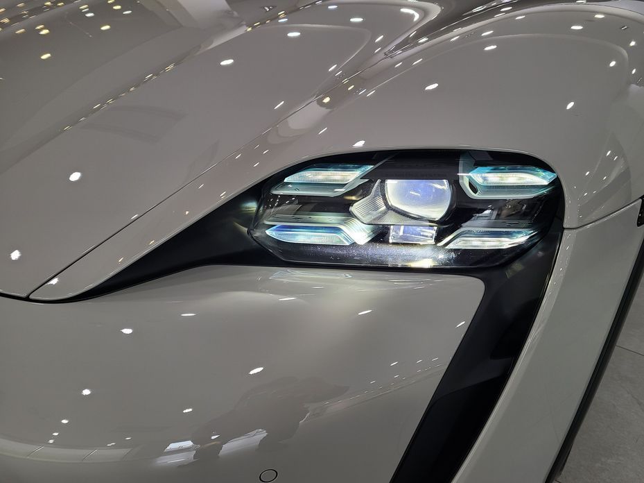 Porsche Taycan 2024
