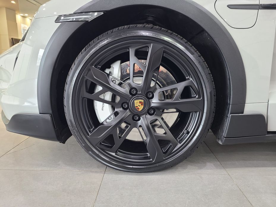 Porsche Taycan 2024