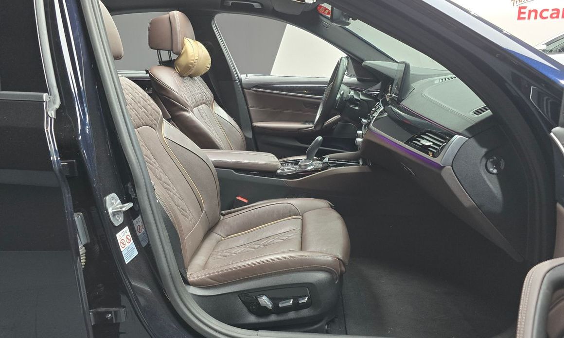 BMW 5-Series 2023