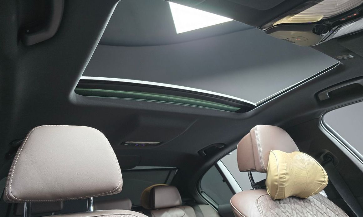 BMW 5-Series 2023