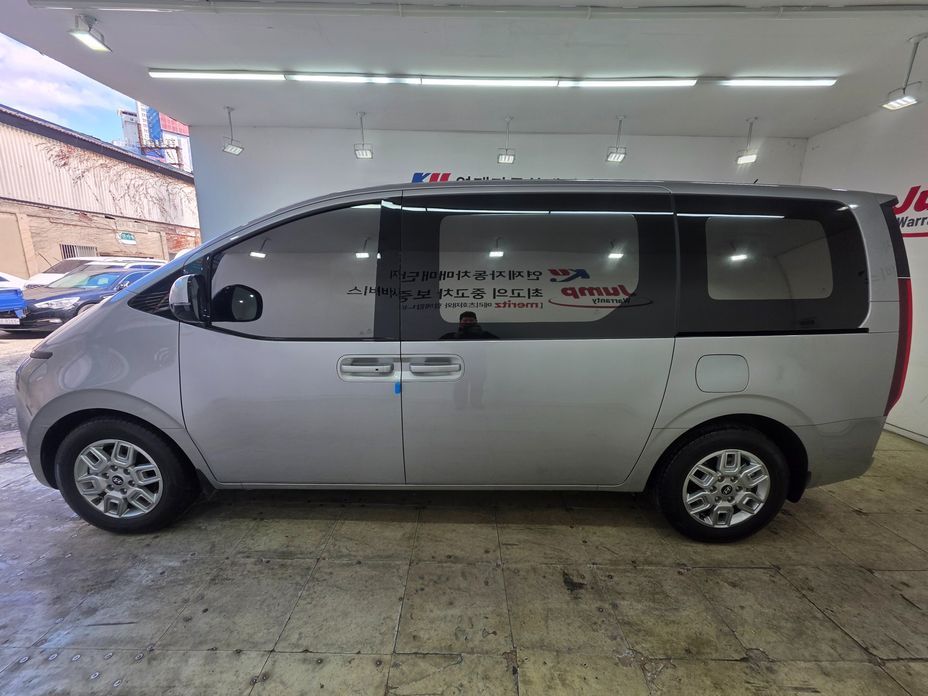 Hyundai Staria 2025
