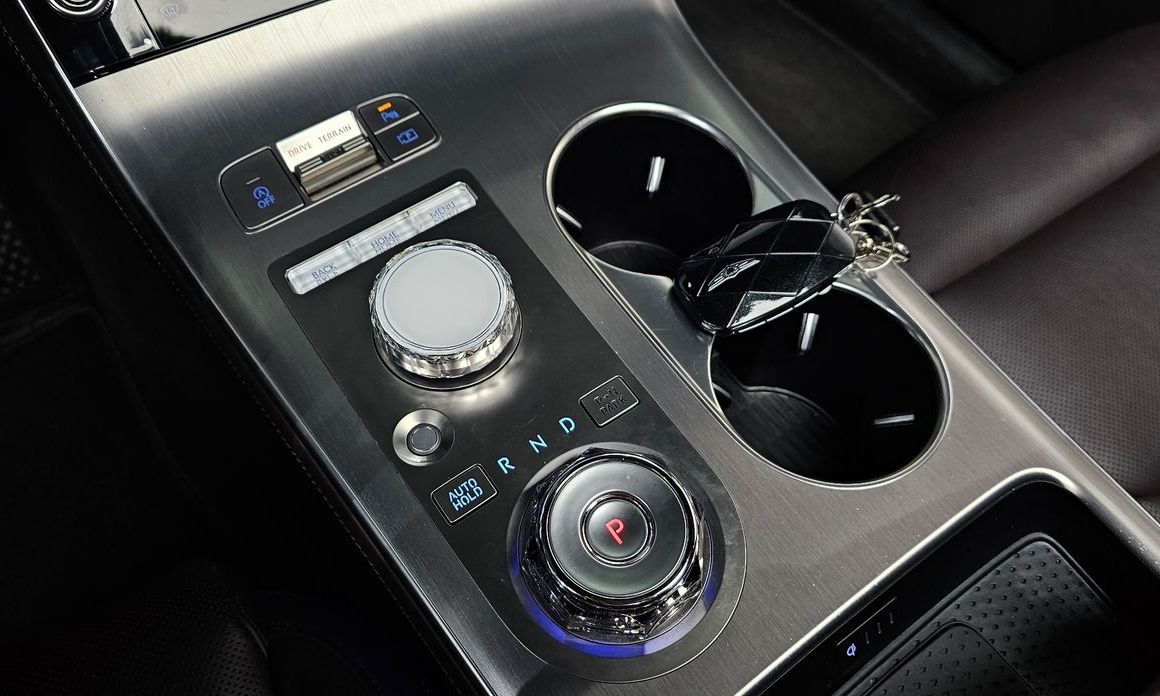 Genesis GV70 2025