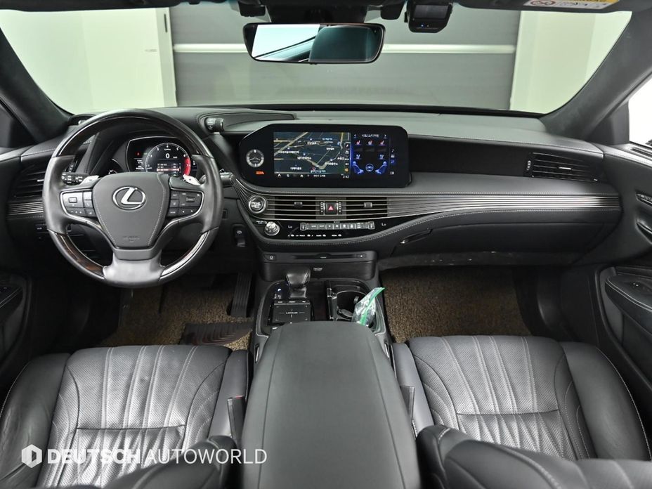 Lexus LS 2021