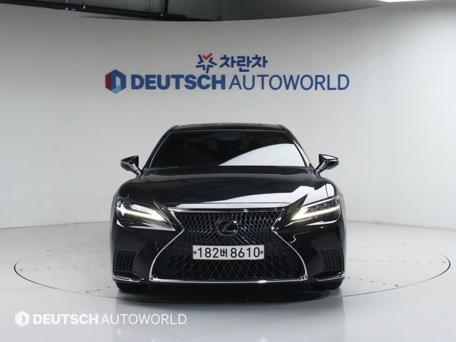 Lexus LS 2021