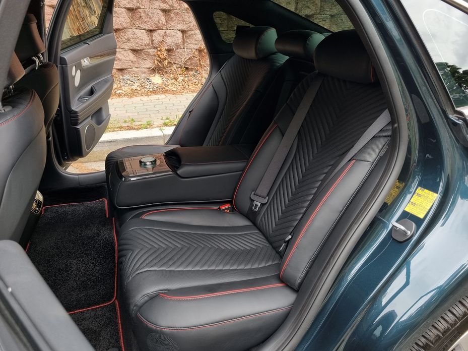 Genesis G80 2023
