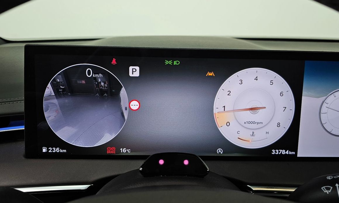Genesis GV70 2025
