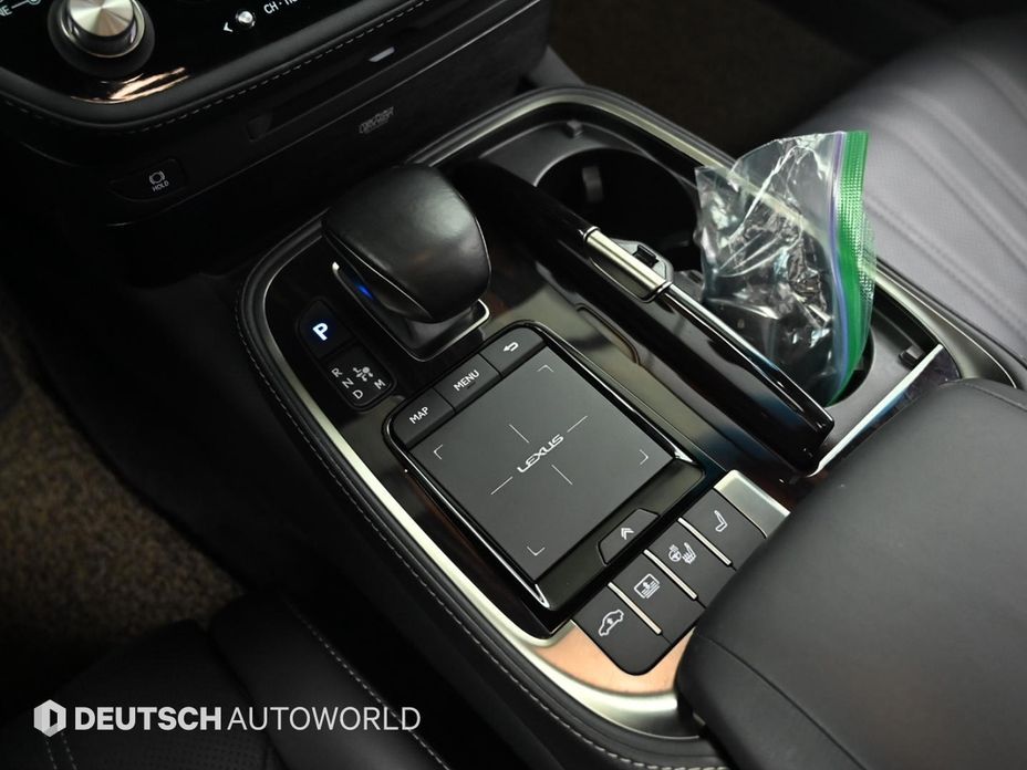 Lexus LS 2021