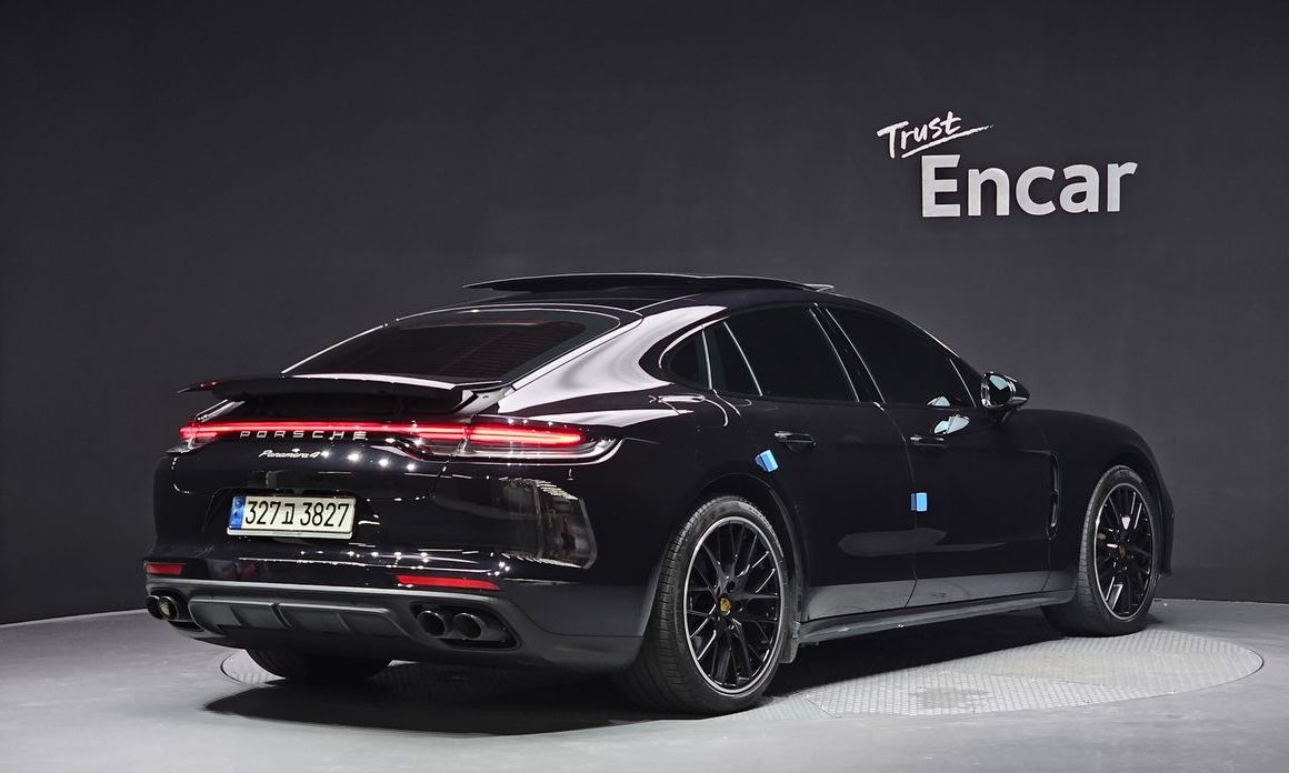 Porsche Panamera 2022