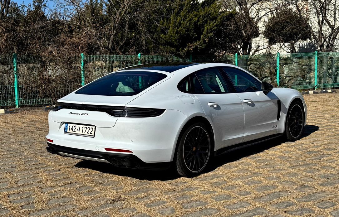 Porsche Panamera 2022