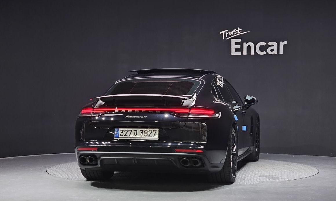 Porsche Panamera 2022
