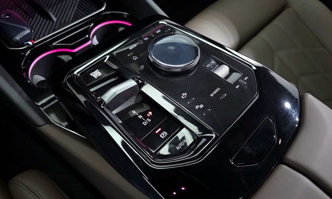 BMW 5-Series 2025
