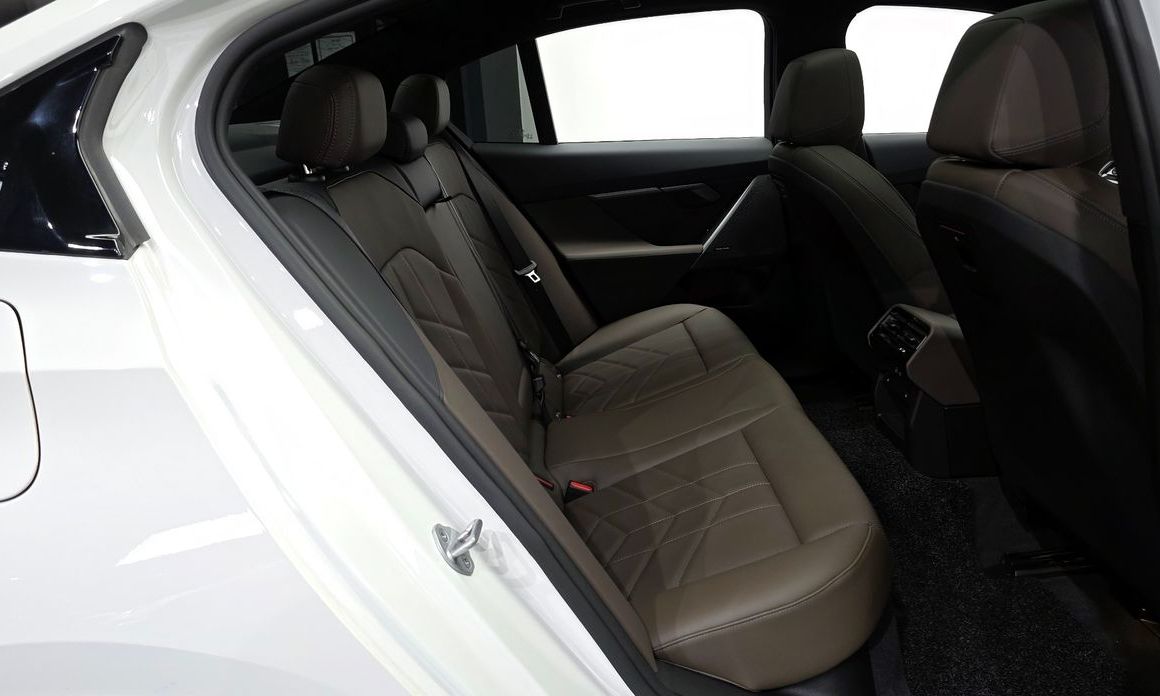 BMW 5-Series 2025