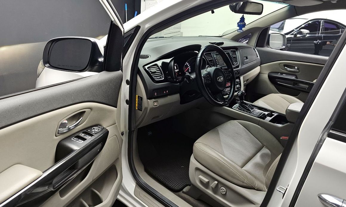 Kia Canival 2015