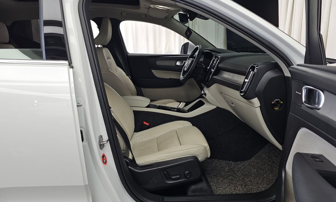 Volvo XC40 2023