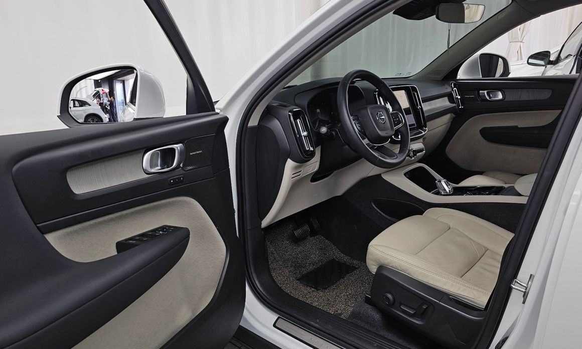 Volvo XC40 2023
