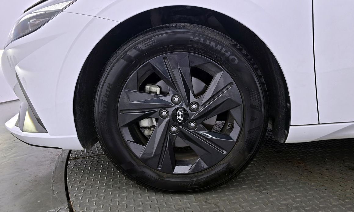 Hyundai AVANTE 2022