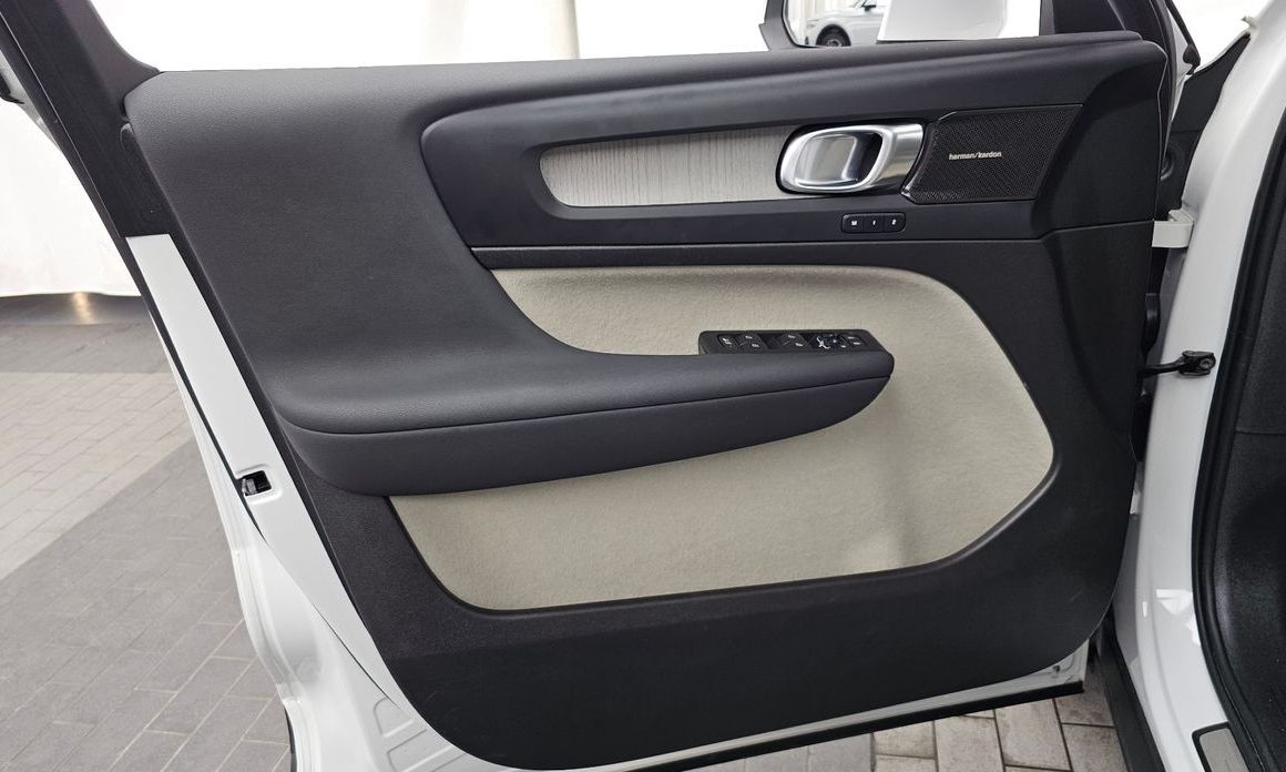 Volvo XC40 2023
