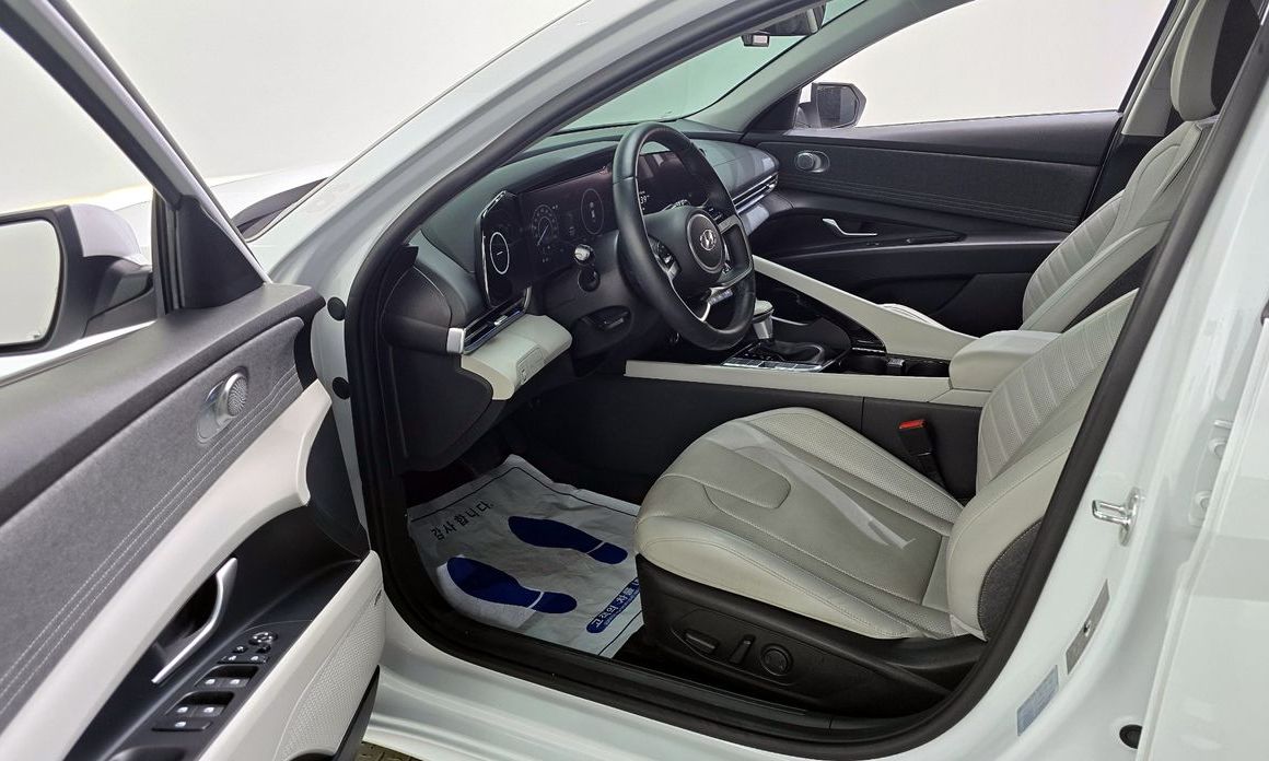 Hyundai AVANTE 2022