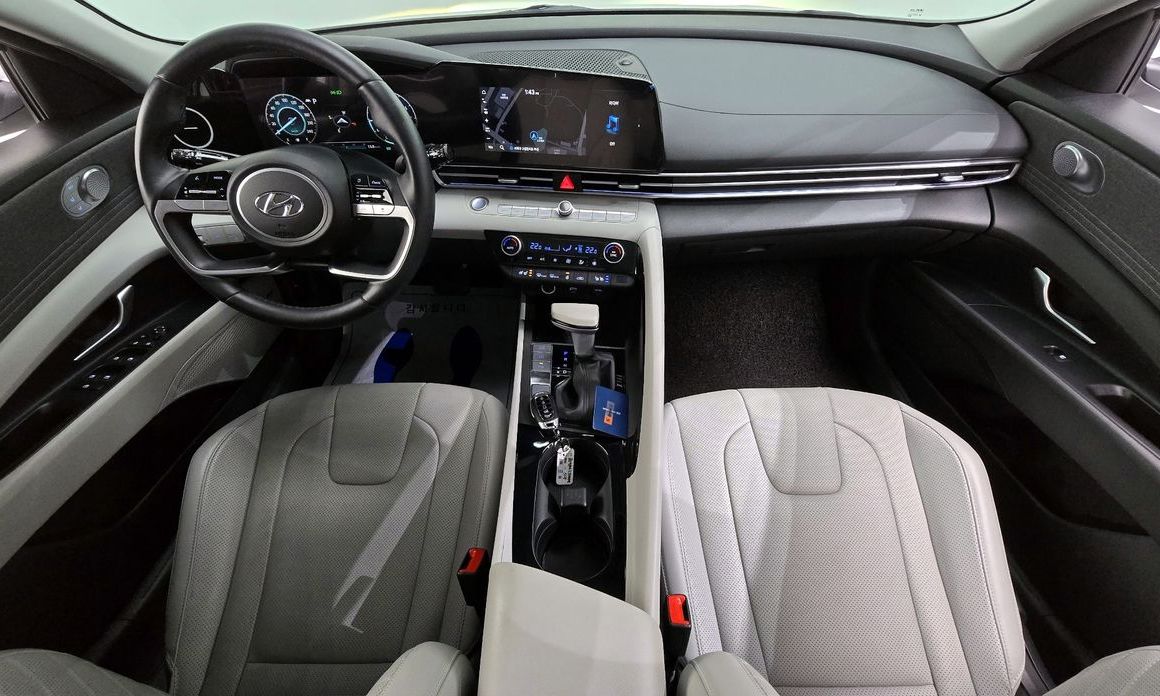 Hyundai AVANTE 2022