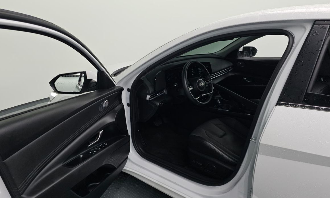 Hyundai AVANTE 2025