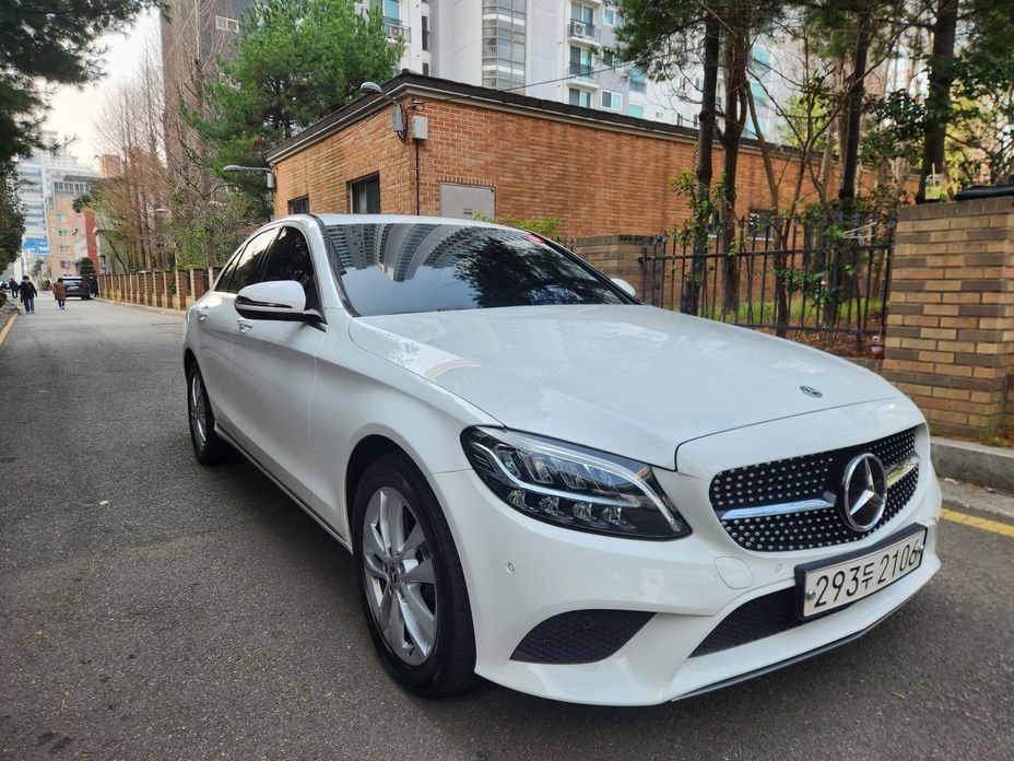 Mercedes-Benz C-Class 2020