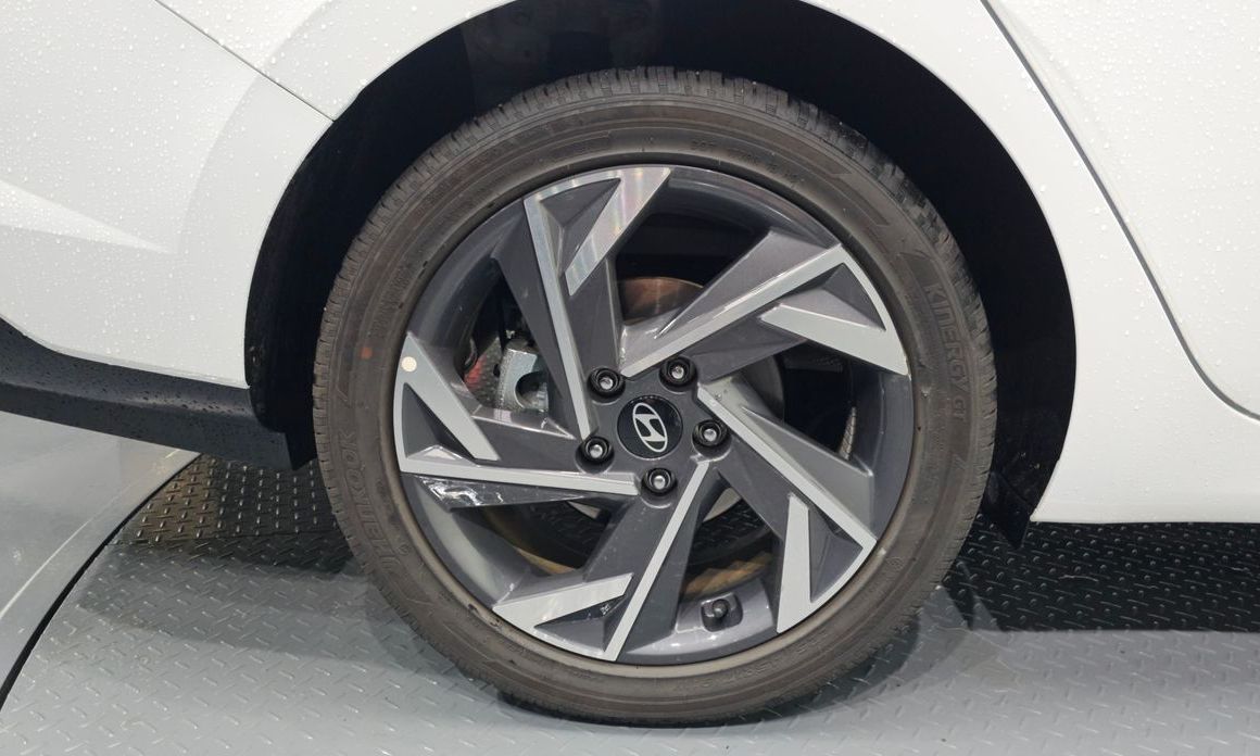Hyundai AVANTE 2025