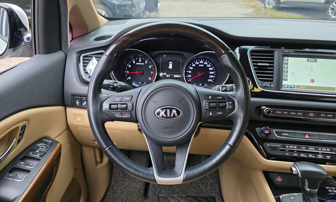 Kia Canival 2018