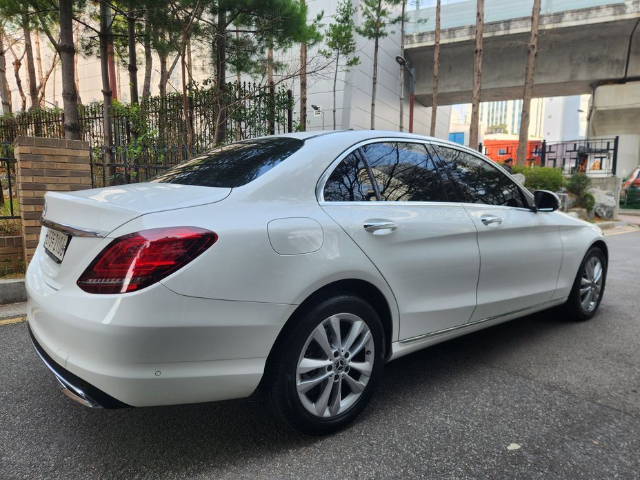 Mercedes-Benz C-Class 2020