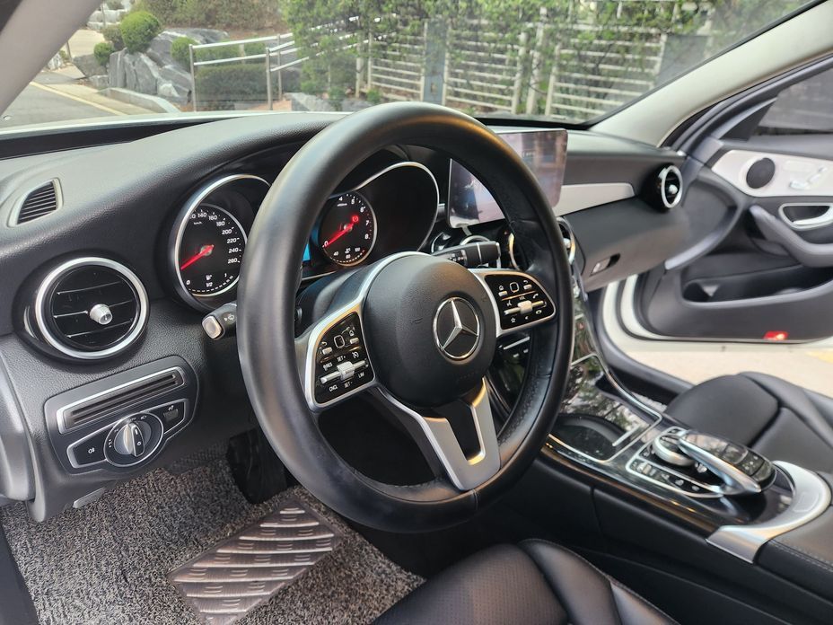 Mercedes-Benz C-Class 2020
