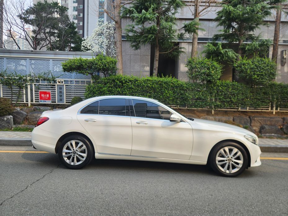 Mercedes-Benz C-Class 2020