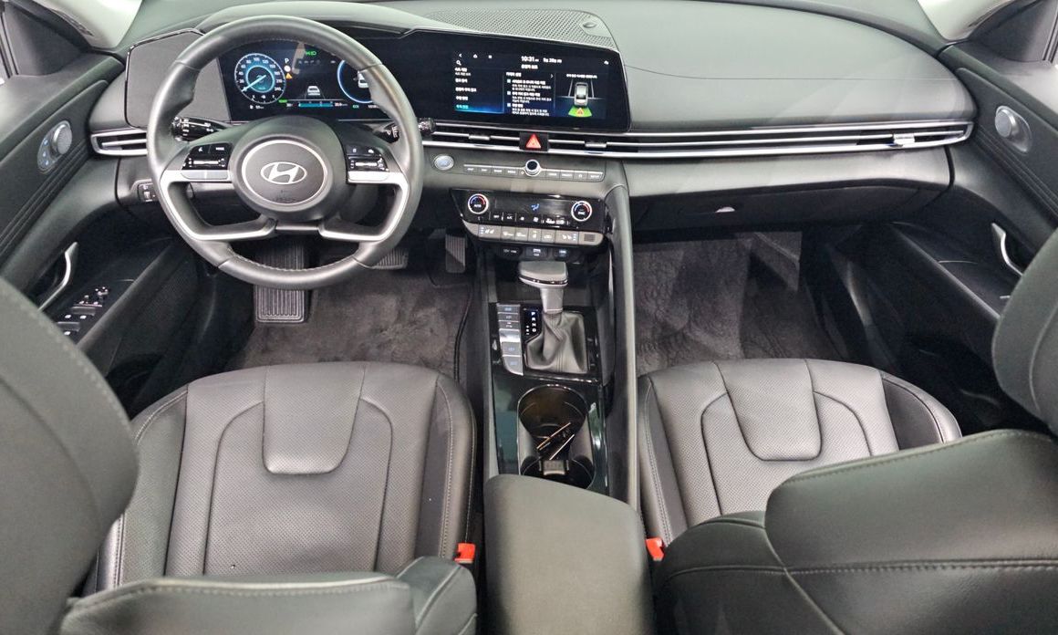 Hyundai AVANTE 2025
