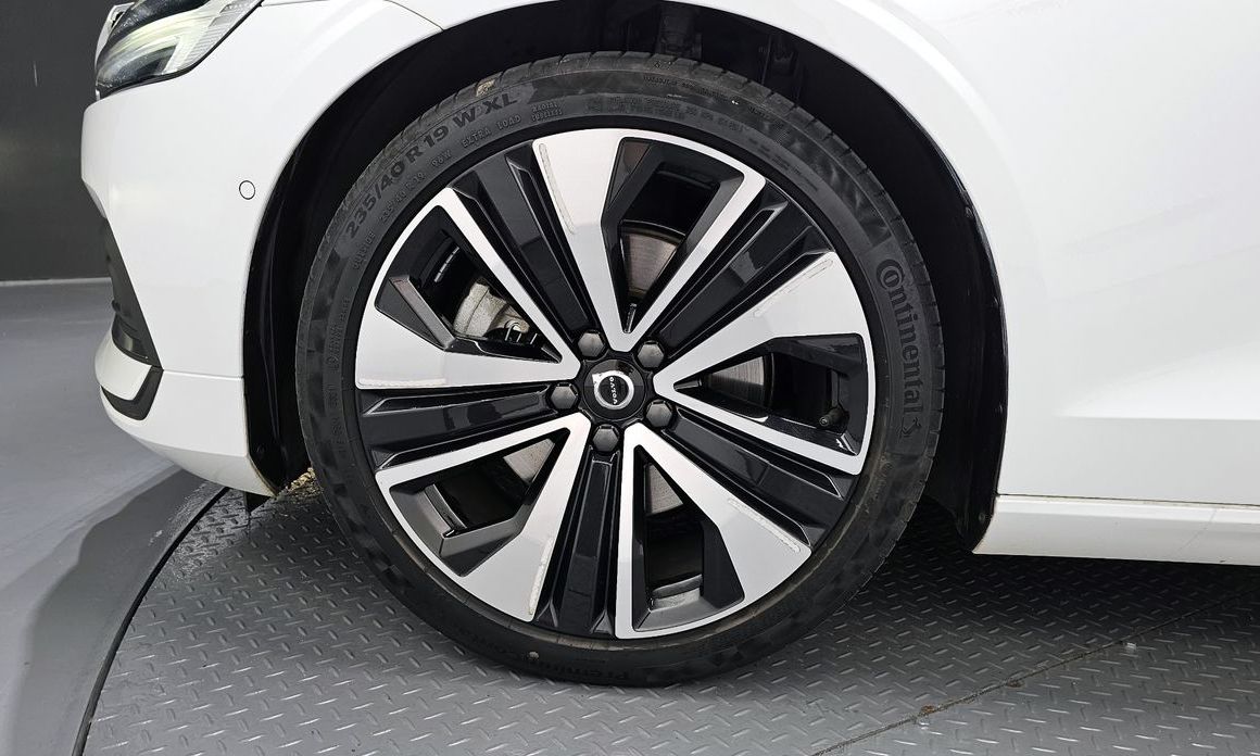 Volvo S60 2023