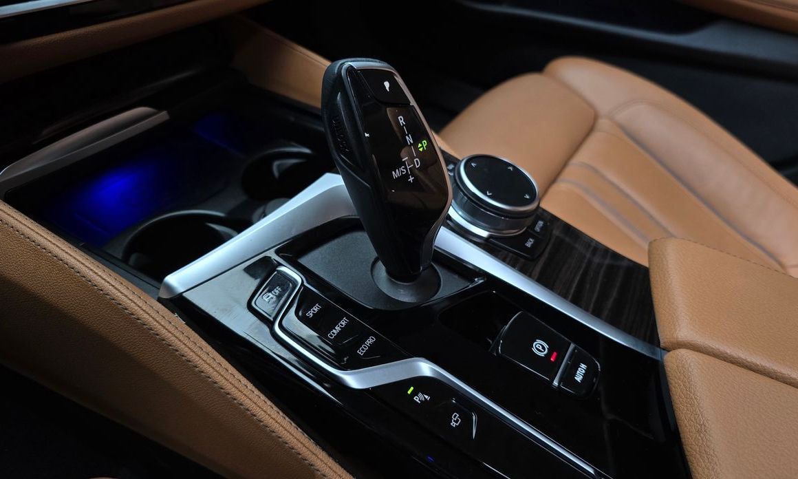 BMW 5-Series 2023