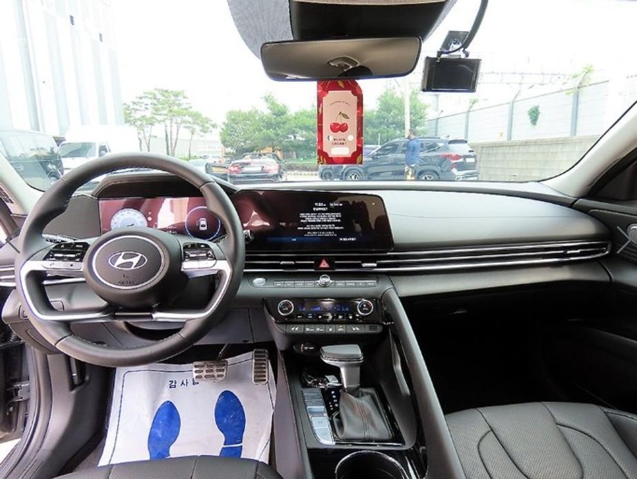 Hyundai AVANTE 2025